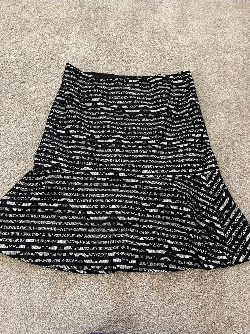 Ann Taylor Black and White Lace Patterned A-Line Skirt 4